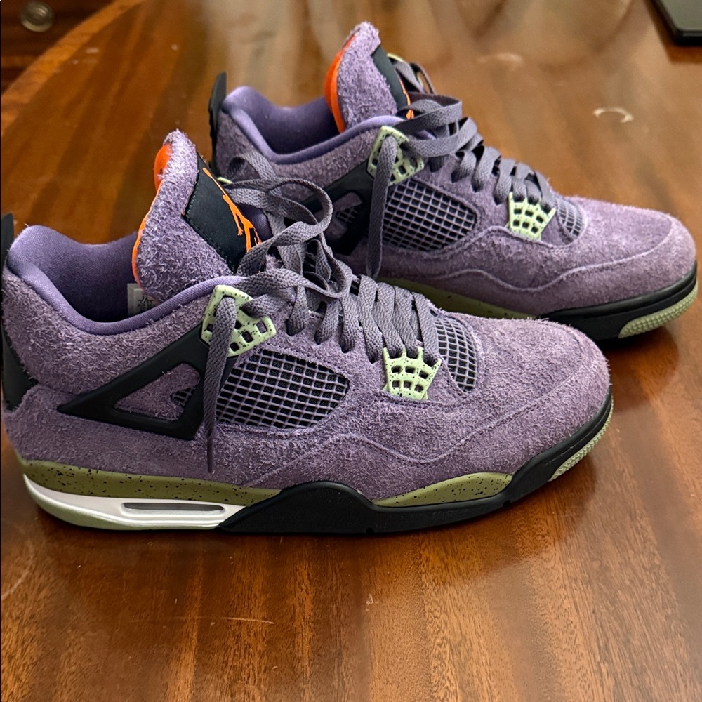Wmns Air Jordan 4 Retro - Picture 2 of 4